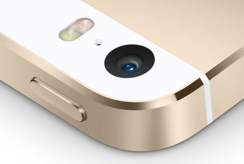 iPhone SE iSight camera
