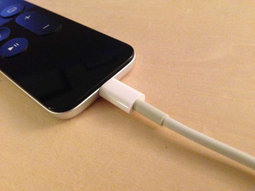 How Can I Charge The Apple Tv Siri Remote The Iphone Faq
