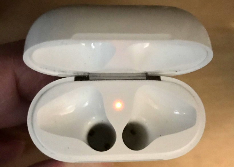 Romantik Hver uge onsdag Can I charge the AirPods case without AirPods / alone? | The iPhone FAQ