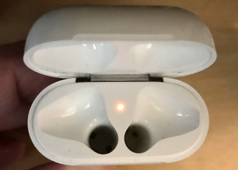 AirPods Charging Case