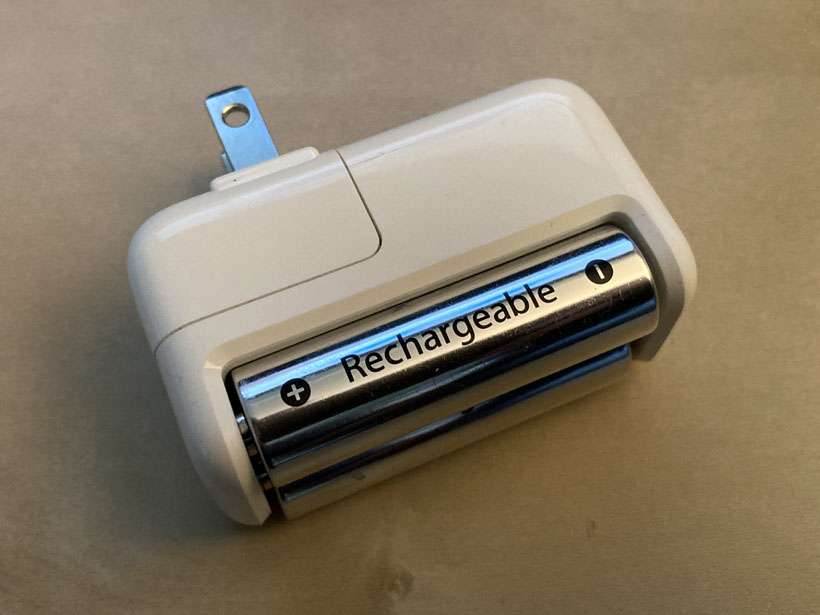 Apple Battery Charger 2010 Apple Battery Charger 2010