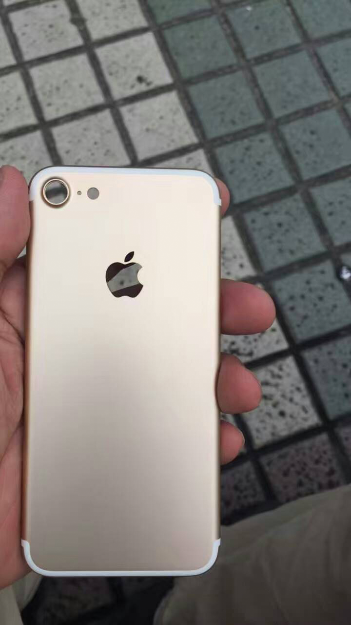 iPhone 7 gold