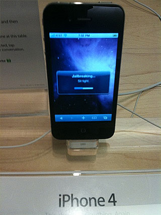 apple iphone 4 in-store jailbreak 0xcharlie