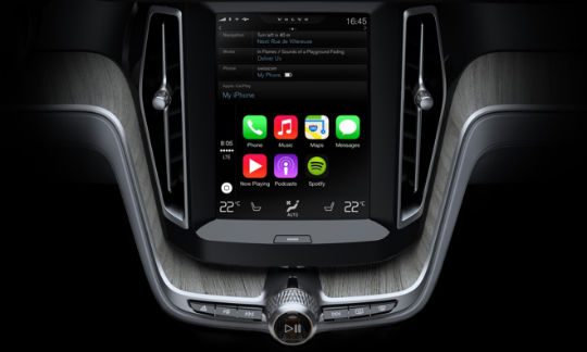 Apple debuts CarPlay Apple debuts CarPlay
