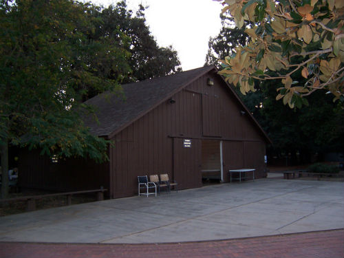 Apple to save Glendenning Barn on Campus 2