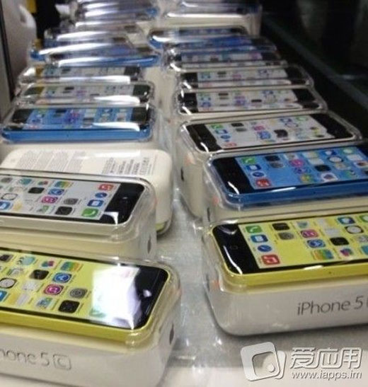 iPhone 5C packaging retail 3