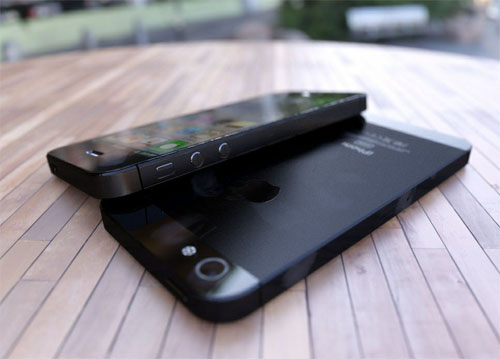 iPhone 5 concept in black iPhone 5 render black